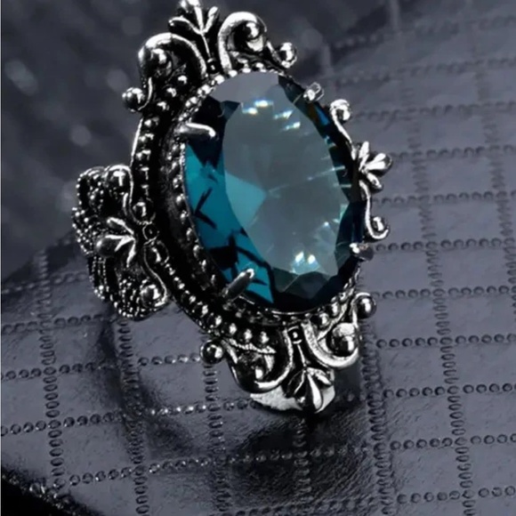 Goth Victorian ring deep London blue shade - Picture 5 of 7